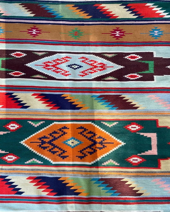 Image 1 of Tapis moderniste