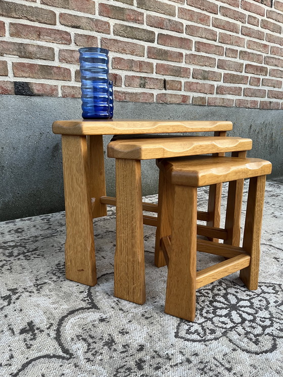 Image 1 of Mini set de tables gigognes en chêne clair vintage brutaliste