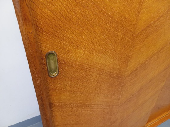 Image 1 of Vintage eikenhouten kledingkast uit de jaren 60