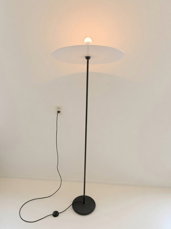 Image 1 of Zeldzame iconische “Disk” vloerlamp Aldo van Den Nieuwelaar  ‘74