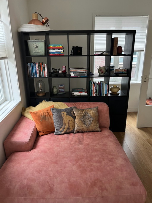 Beautiful velvet pink sofa - like new