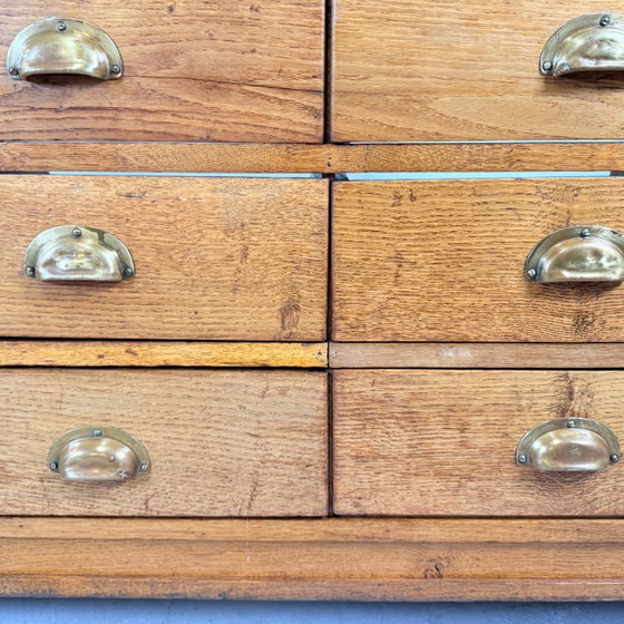 Solid Oak Shop Counter with 16 Drawers & Glass – c. 1940 – Display cabinets, Wood (photo 13 of 15)