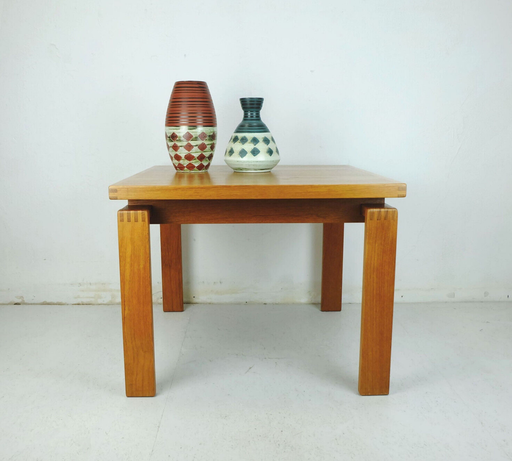Table basse danoise moderne, table d'appoint Trioh en teck, fabriquée au Danemark dans les années 1970