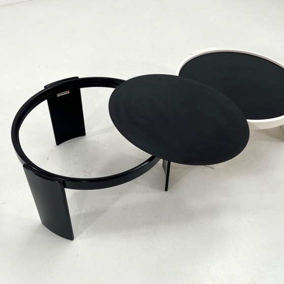 Image 1 of Paarweise oder große, wendbare Beistelltische Modell 780 von G. Frattini für Cassina, 70er Jahre