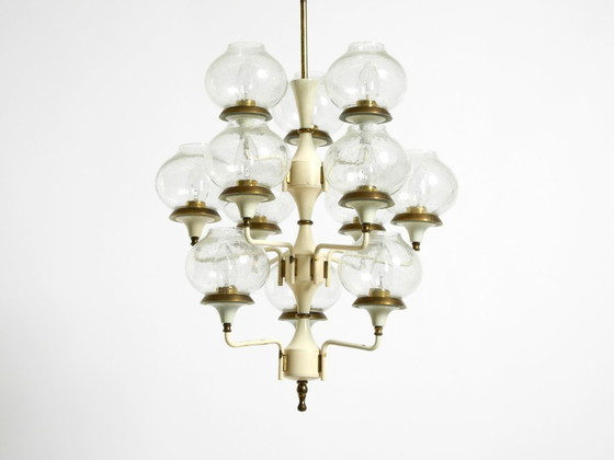 Image 1 of Bellissima lampada da soffitto a forma di tulipano in ottone e vetro, degli anni '60, disegnata da Hans Agne Jakobsson.