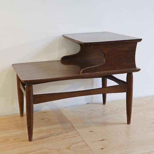 Mesa auxiliar vintage de dos niveles