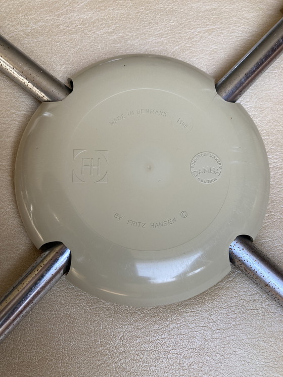 Image 1 of (prezzo ridotto) 5 sedie Butterfly in pelle di Fritz Hansen