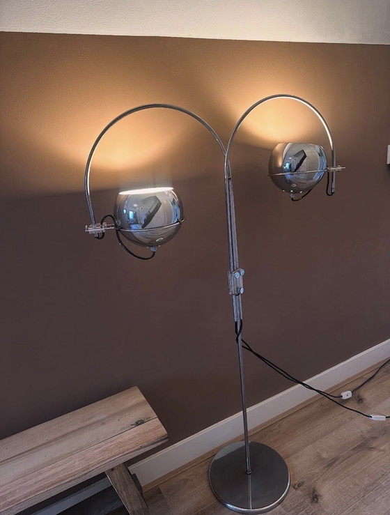 Image 1 of Lampadaire Arc Globe de Gepo Amsterdam, années 1970