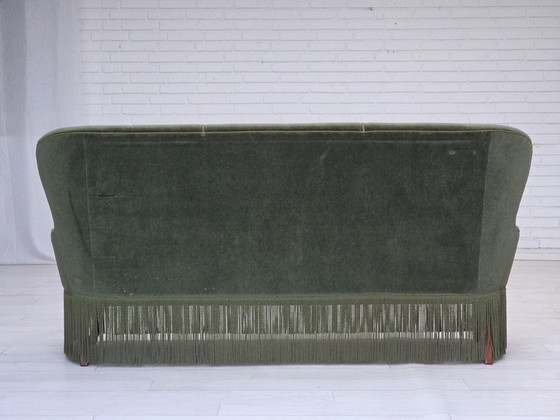 Image 1 of Anni '70, divano danese a 3 posti, velluto per mobili, gambe in legno di faggio, condizioni originali.