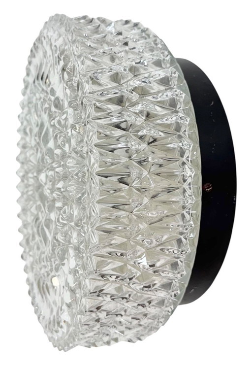 Lampada da parete o da soffitto in vetro vintage di Napako, anni '70