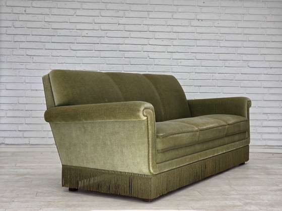 Image 1 of Deense driezitsbank uit de jaren 70, groen meubelvelours, beukenhout.