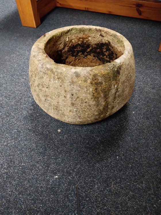 Image 1 of 1 jardinière française en pierre naturelle magnifiquement patinée, datant des années 1960