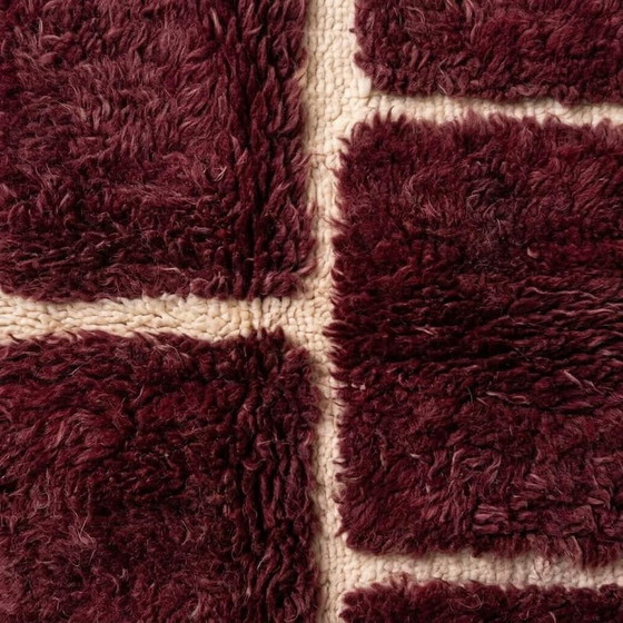 Grand tapis Berbère en laine naturelle sur mesure bordeaux 3/4 m – Aime Té, Wool (photo 3 of 8)