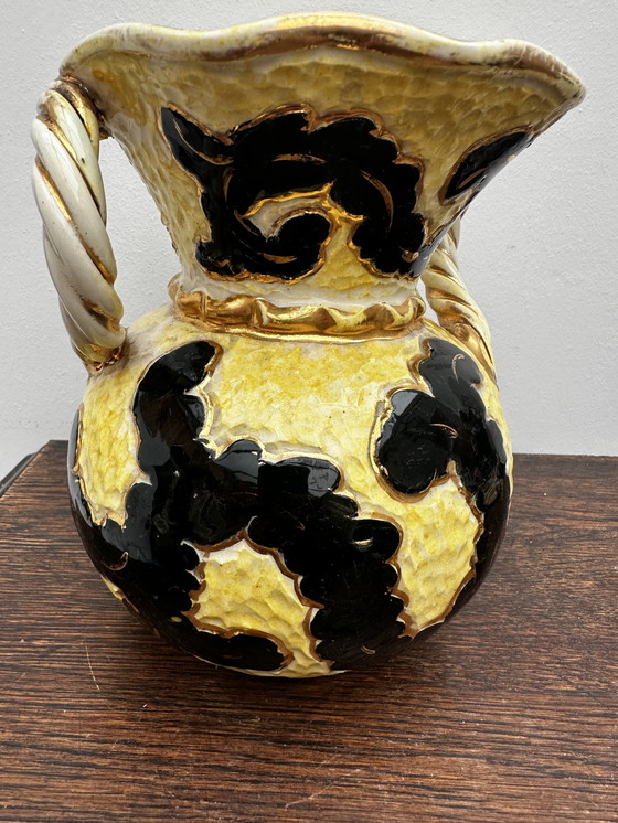 Image 1 of Vase boule jaune et noir rehaussé or attribué Vallauris h 20 cm