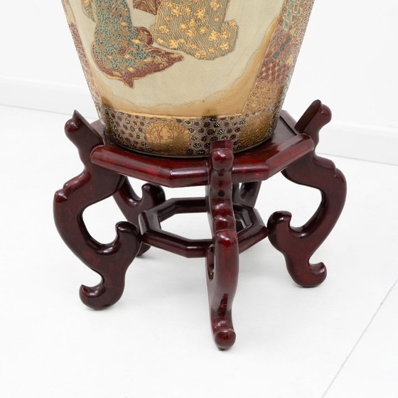Large Japanese Royal Satsuma Vase With Figural And Gilt Decoration – Ceramic (photo 8 of 9)