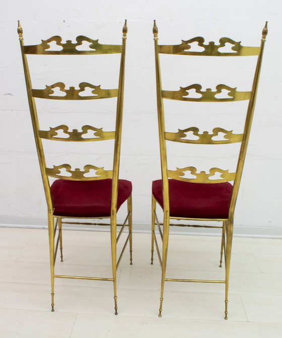 Image 1 of Mid Century Modernes Paar italienischer Chiavari-Stühle mit hoher Rückenlehne aus Messing, 1950er Jahre