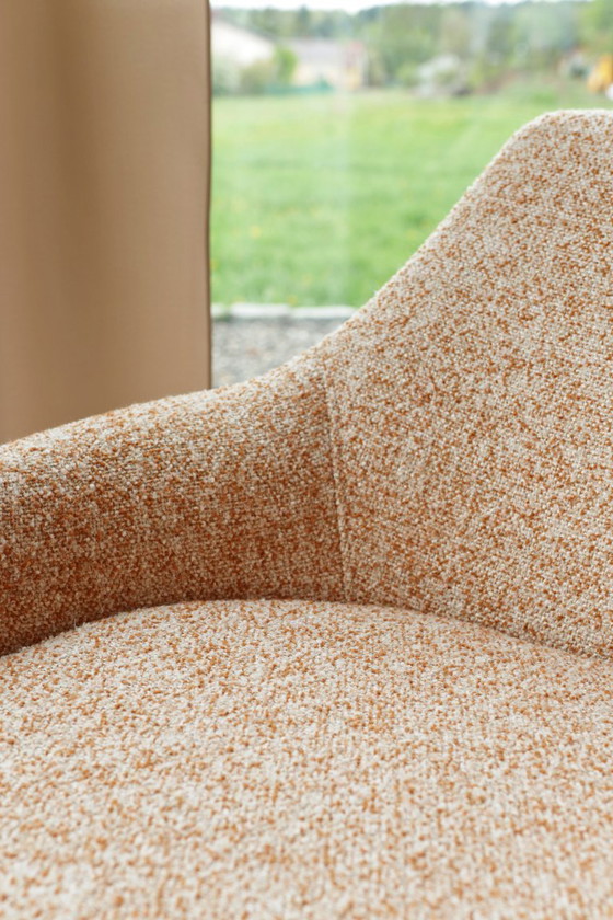 Image 1 of Set van 2 Clubfauteuils Vintage Paire Lounge Chairs Tijdloze Boucle Wit & Oranje Stoffering