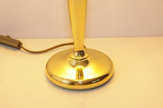 Image 1 of Tafellamp messing glazen kap kelkvorm bruin jaren 80 J Vintage