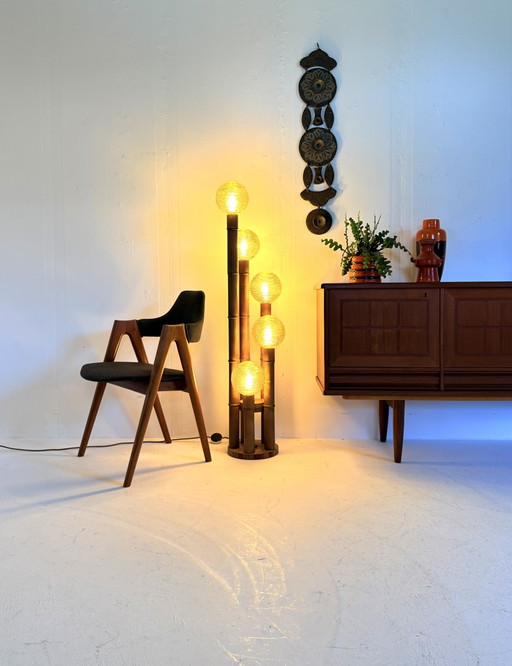 Brutalistische vloerlamp, bamboe & glas ‘80