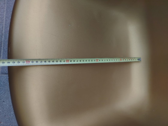 Image 1 of 1 sedia a dondolo dorata replica Eames