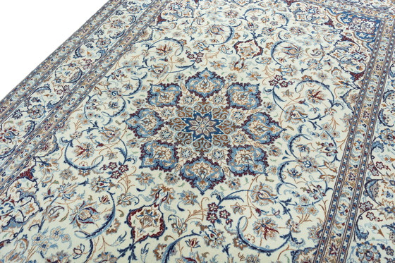 Image 1 of Handgeknoopt Nain 9La met zijde - Oosters tapijt 315 x 208 cm - Fijn & Elegant