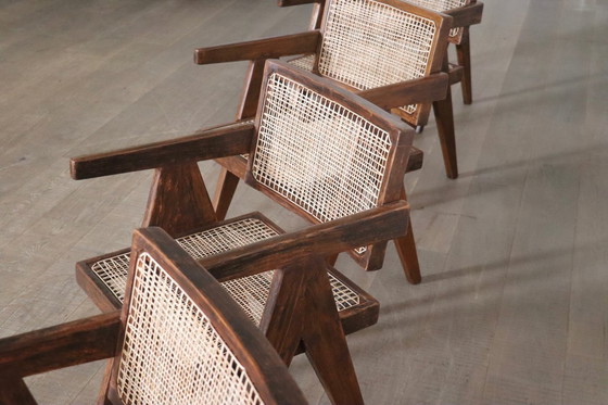 Image 1 of Ensemble de 8 chaises de bureau en rotin Pierre Jeanneret, Inde, années 1950