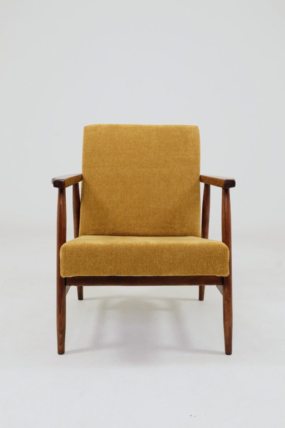 Image 1 of Poltrona vintage modello B-7727, tessuto giallo oro, restaurata, Polonia, anni '70