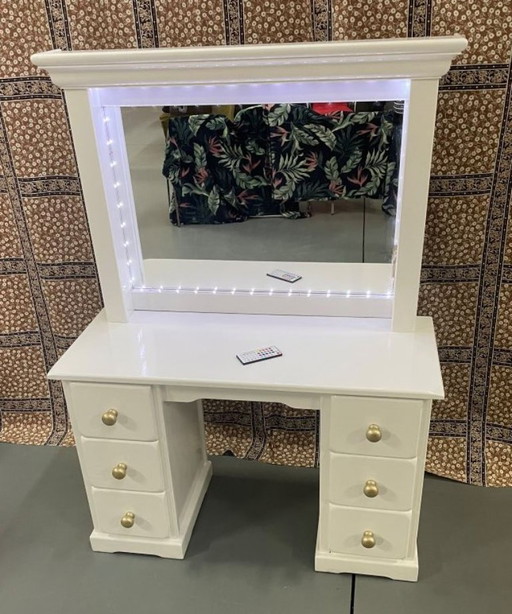 Girls' dressing table/desk