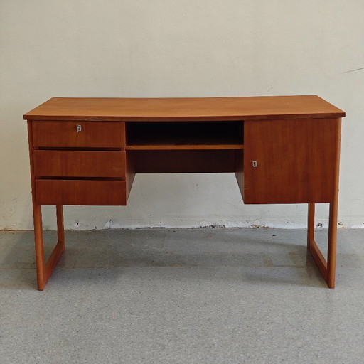 bureau vintage en bois