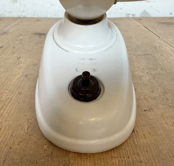 Image 1 of Lampada da tavolo vintage in bachelite bianca di Elektrosvit, anni '50