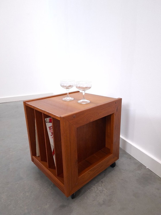 Teak LP Cabinet on Wheels, Side Table, Nightstand, Cabinet 1 – Wood, Plastic, Vintage (photo 5 of 11)