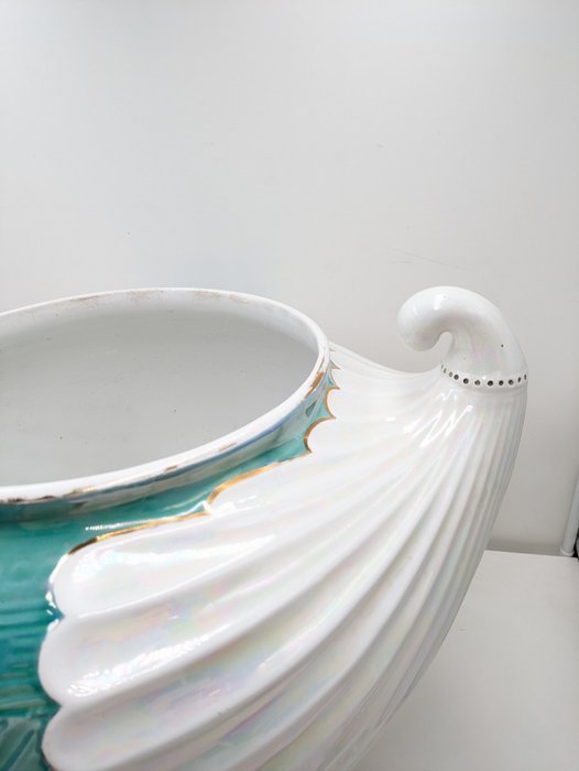 Image 1 of Laveno, Christopher DRESSER (1834-1904) - Vaas - Keramiek