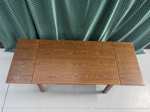 Large extendable table