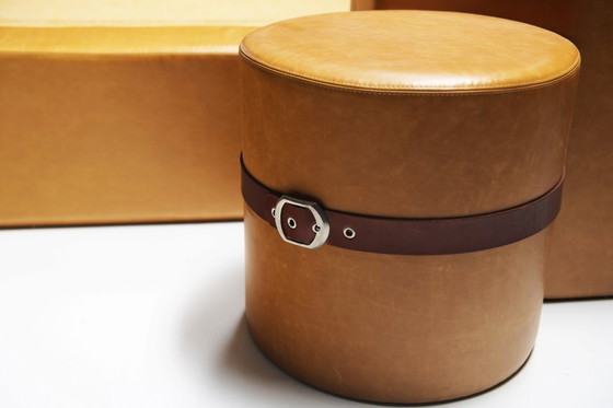 Image 1 of Excepcional cama TUCROMA firmada en cuero coñac por Guido Faleshini - i4 Mariani