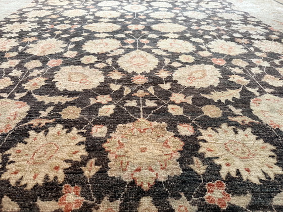 Image 1 of Grande tappeto annodato a mano in un tranquillo stile Ziegler