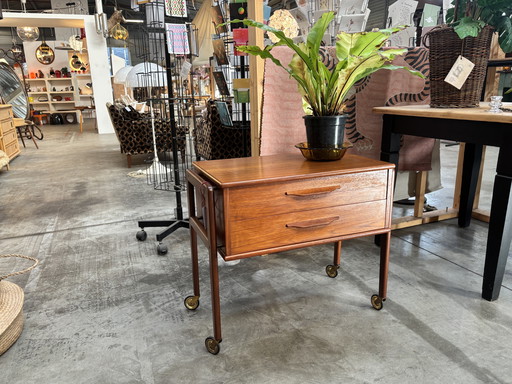 Coffre/armoire à couture vintage danoise en teck, style milieu du XXe siècle