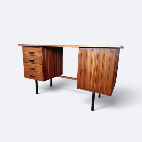 Vintage Desk – Wood (photo 7 of 12)