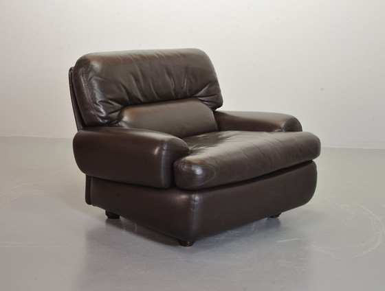 Image 1 of Set of 2 Comfortable Mid-Century Design Durlet Brutalist Lounge Chairs in Chocolate Brown Leather. Belgium, 1970s.