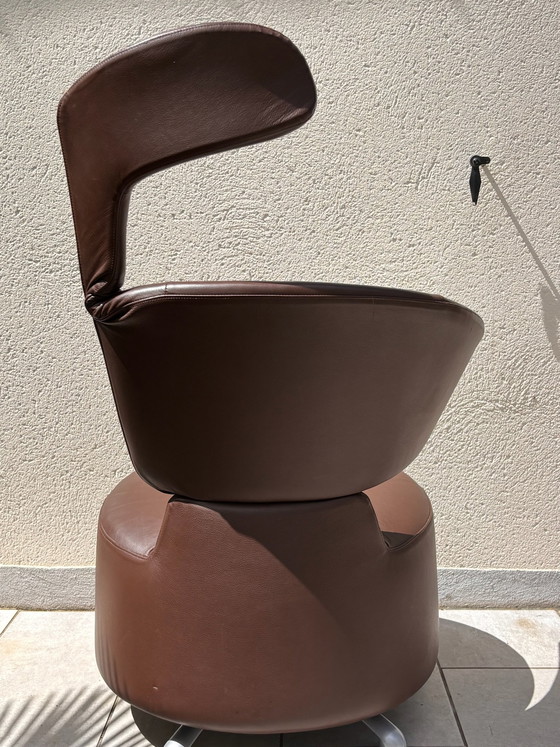 Image 1 of Poltrona Biki di Toshiyuki Kita per Cassina, in pelle marrone cioccolato, girevole, pezzo da collezione.