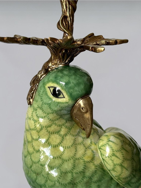 Image 1 of Paar Papageienleuchter aus Porzellan und vergoldeter Bronze – Stil Ludwigs XVI. – 47 cm