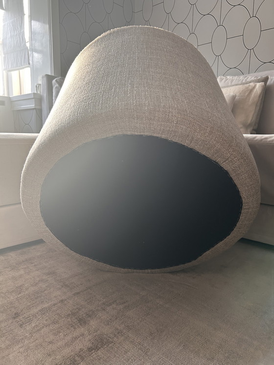 Image 1 of Mesa-puf hecha a mano NUEVA cubierta con hermosa tela