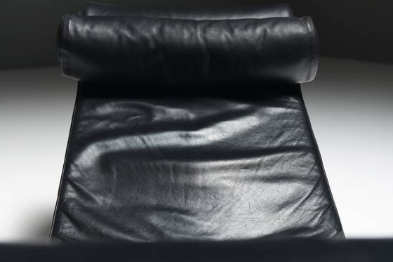Image 1 of LC4 Black Leather Lounge Chair by Le Corbusier, Jeanneret, Perriand for Cassina