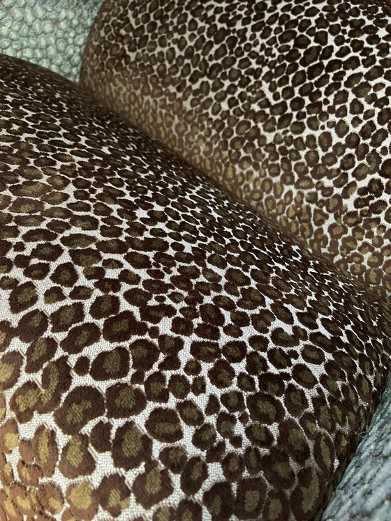 Artifort Mare loveseat stampa leopardata marrone verde appena rivestito, Divani 2 posti, Cromo, Velluto (foto 6 di 6)