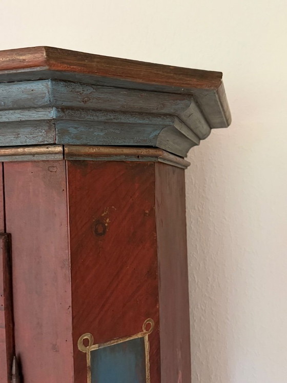 Image 1 of schöner alter Bauernschrank, bemalt und innen ausgepolstert