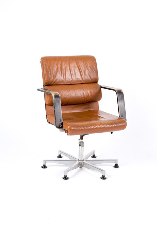 4 Finse Yrjö Kukkapuro draaibare stoelen leer