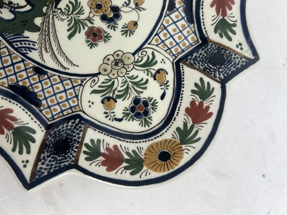 Assiette décorative en porcelaine de Delft Royal, décor oiseaux et fleurs, polychrome. – Royal Delft (photo 5 of 6)