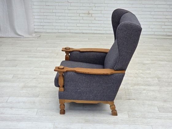 Image 1 of 1970er Hochlehner dänischer Sessel mit Fußhocker, Möbel Wollstoff, Eichenholz massiv