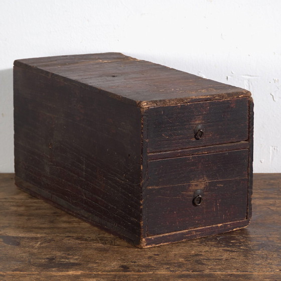 Antique small lacquered Japanese chest with two drawers – Japan, circa 1910 – Chest of drawers, Iron (photo 4 of 40)