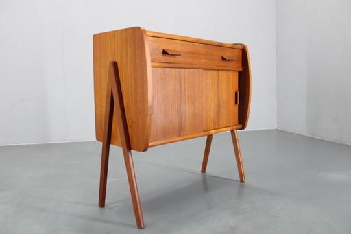 Armoire danoise en teck des années 1960