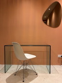 1 x Vitra Eames DSR